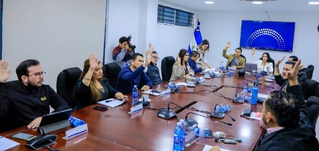 Sociedades de economía mixta podrán tener participación en la explotación minera