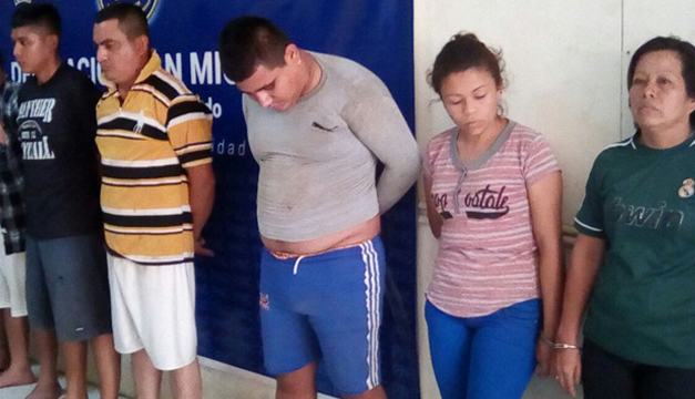 Capturan a dos mujeres en San Miguel y decomisan varias armas