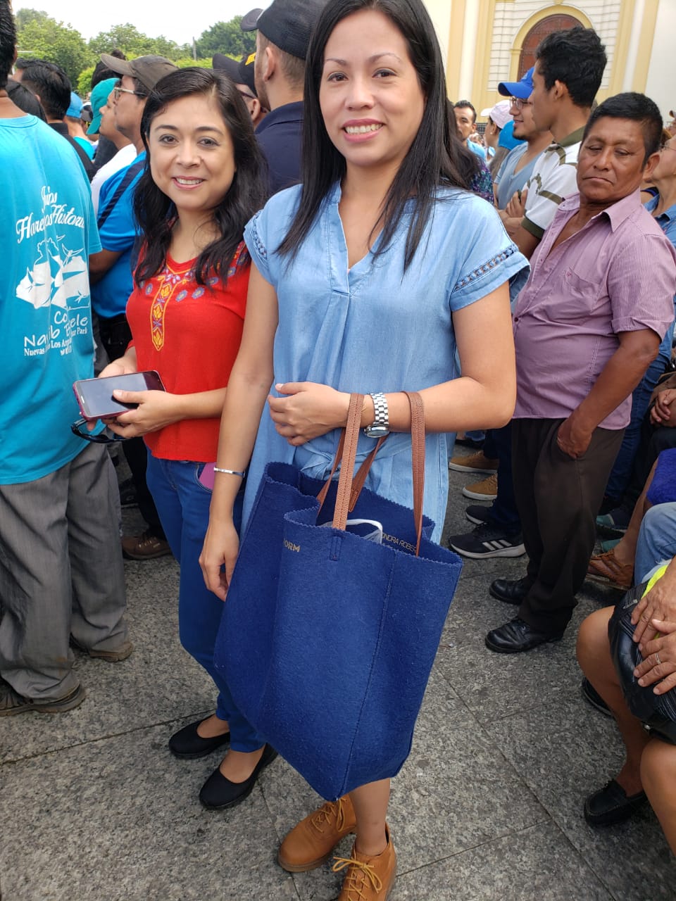 Bukele Ropa Colorido y comodidad. Así se vistió el pueblo salvadoreño para el ...
