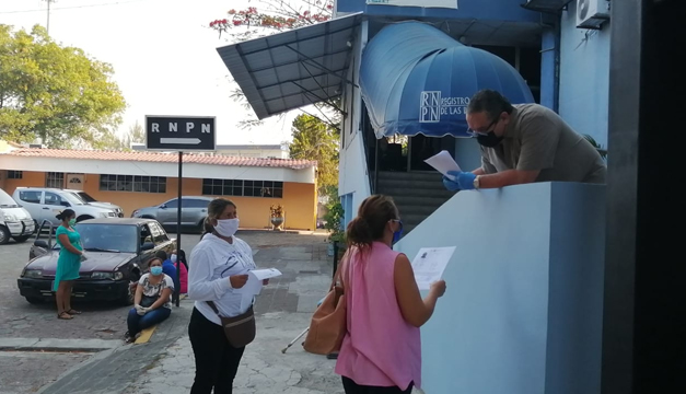 ¿Cómo tramitar su identificación si se le dañó o perdió su DUI?