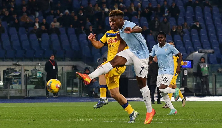 Atalanta salva el liderato in extremis, Inter se coloca a un punto