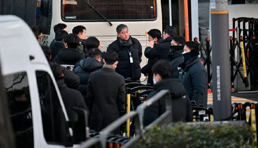 Investigadores acceden al domicilio del presidente surcoreano suspendido para arrestarlo
