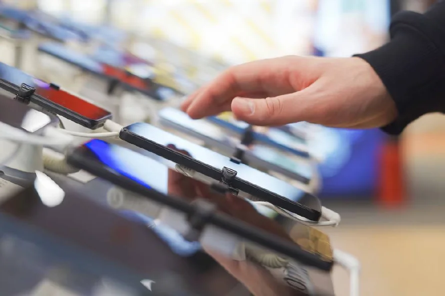 Los salvadoreños pagaron más de $353.3 millones por la importación de teléfonos en 2024
