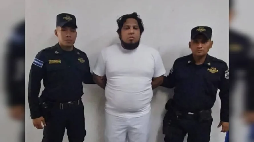 Fiscalía pide que hombre siga preso tras golpear a su hijo y pareja en San Juan Opico