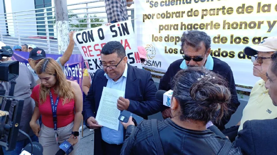 Afectados COSAVI: "Después de cuatro meses, subir de $25,000 a $30,000 nos parece una bofetada"