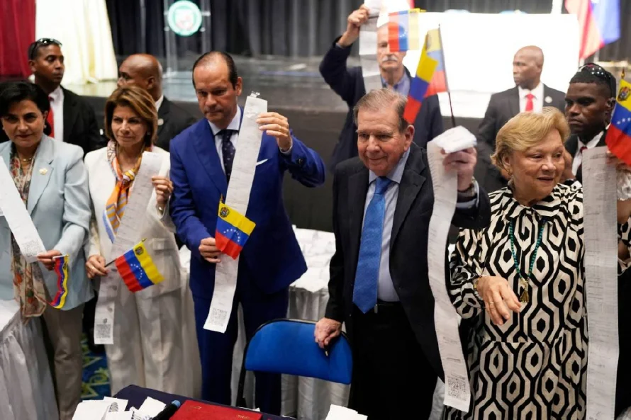 González Urrutia entrega en custodia a Panamá las actas electorales de Venezuela