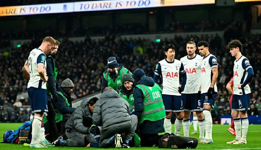 Bentancur está "consciente" y fue llevado a un hospital, anuncia el Tottenham
