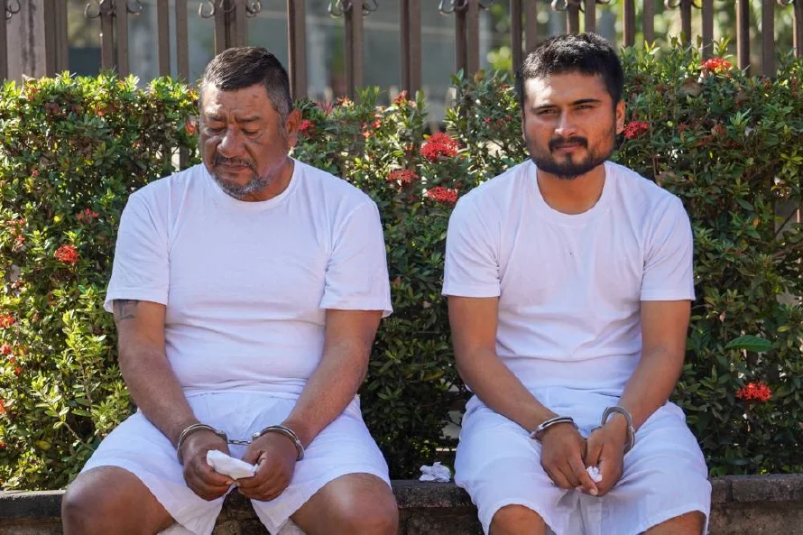 FGR acusa a dos ecuatorianos capturados con más de 1,500 kilos de droga en altamar