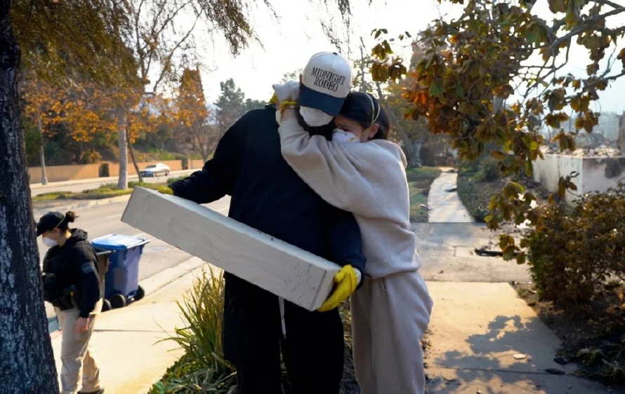"Purgatorio": el simbólico recuerdo que deja un incendio en Los Ángeles