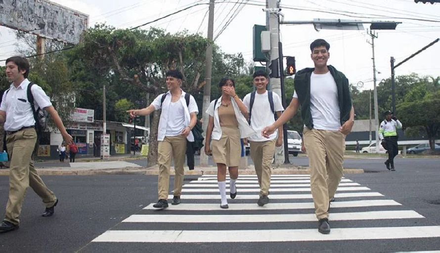 Jóvenes salvadoreños tienen hasta febrero para aplicar a becas en Turquía