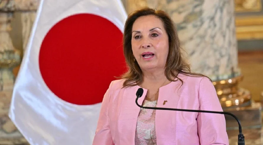 Fiscalía peruana interroga a Boluarte por cirugía nasal no informada