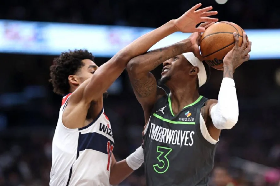 En Los Ángeles, la NBA se reanuda en busca de un poco de "alegría"