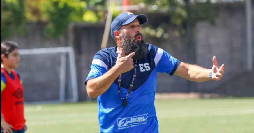 Eric Acuña, técnico de la Selecta Femenina: "UNCAF es un torneo muy fuerte"