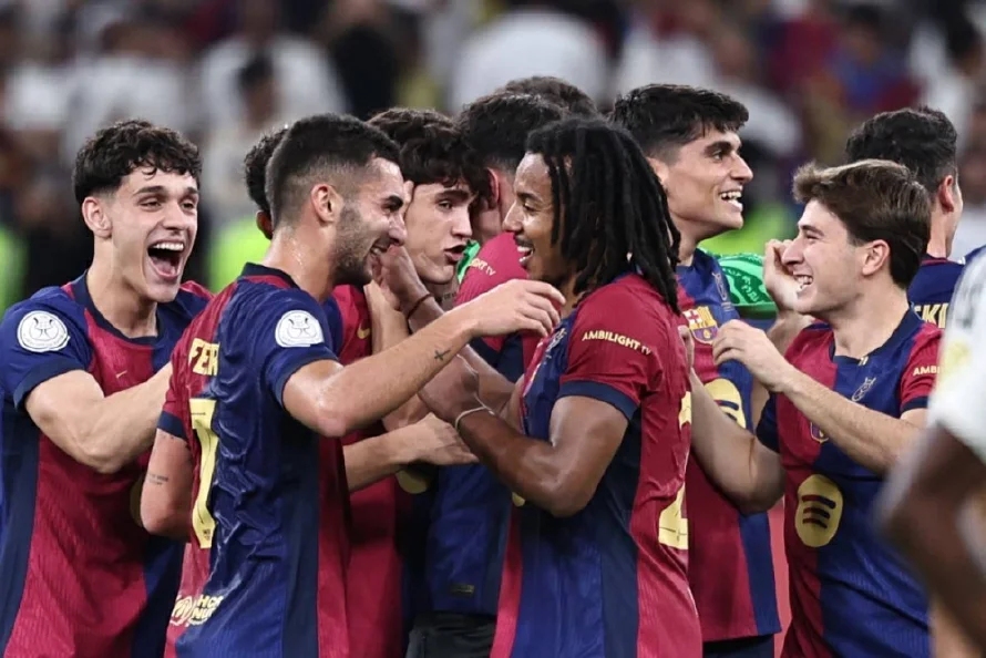 El "Supercampeón" Barça busca alargar la fiesta ante el Betis