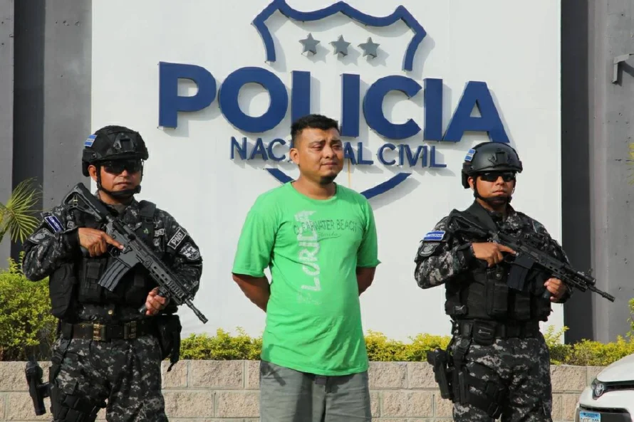 Detienen a conductor de rastra que arrolló a niña de 3 años en La Reina, Chalatenango