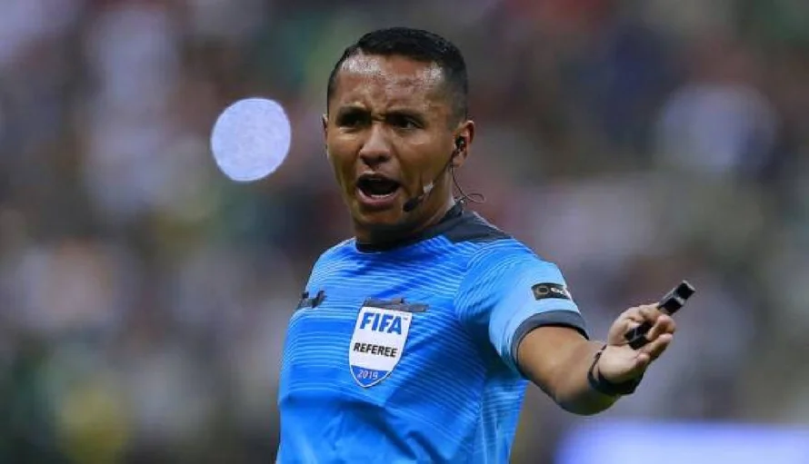 Iván Barton es reconocido como Árbitro y Oficial de Video arbitraje de la FIFA