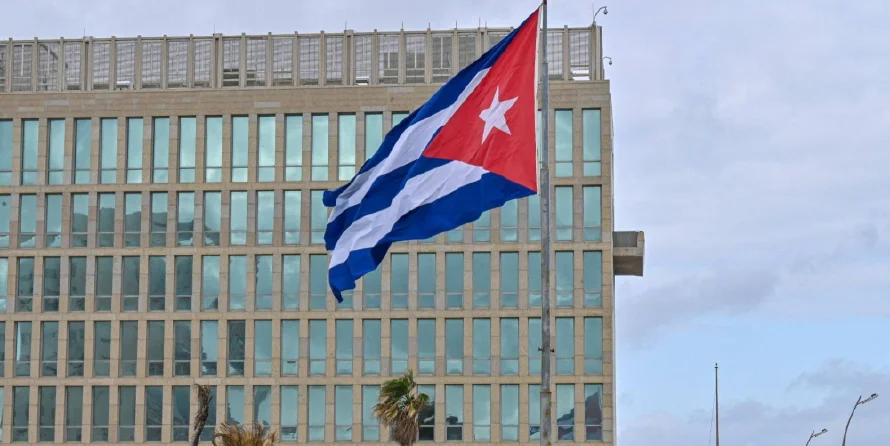 Cuba comienza a liberar prisioneros tras salir de lista de terrorismo de EEUU