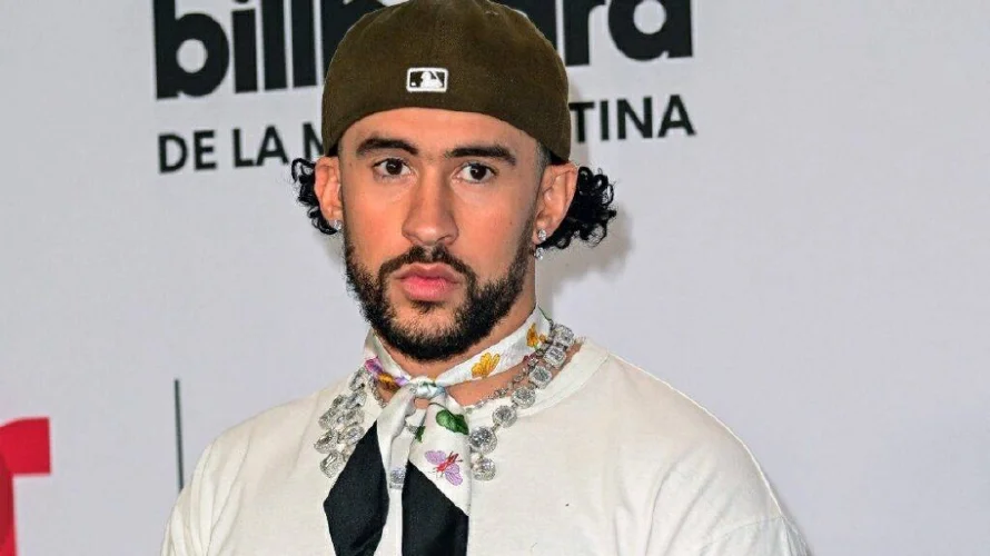 Bad Bunny, primer latino en alcanzar 100 éxitos en el Hot 100 de Billboard