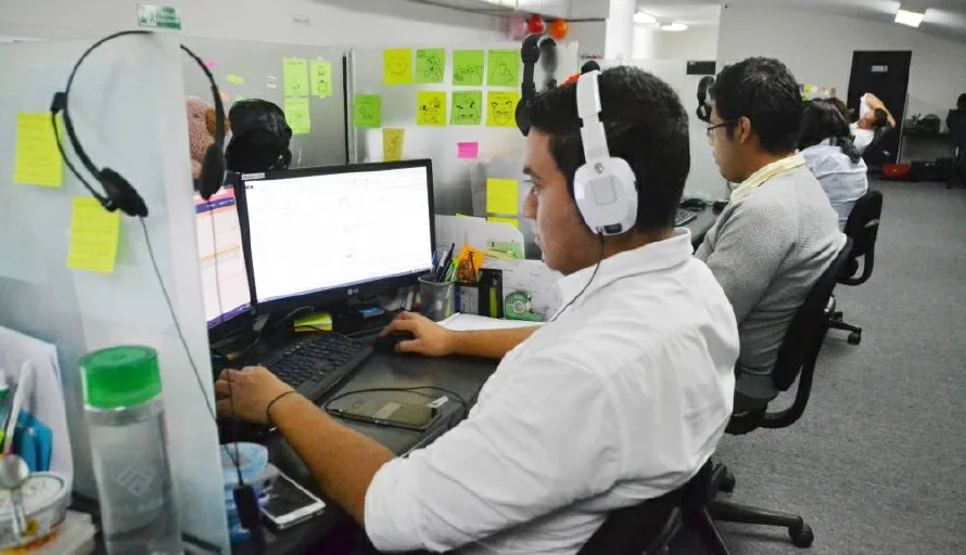 Más de un 50 % de las empresas en El Salvador incrementará sus empleados en 2025, según estudio