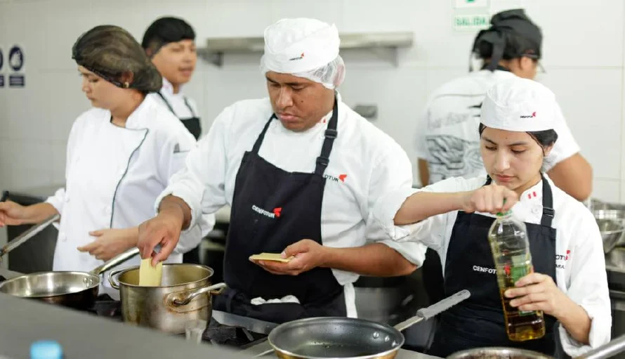Estos son los requisitos para aprender gastronomía gratis en El Salvador