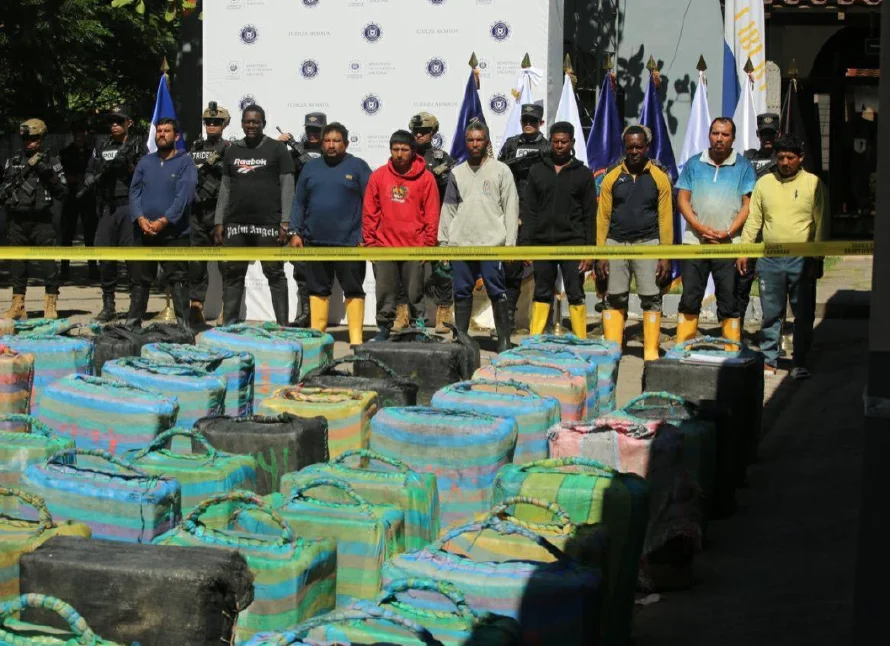 Llega a tierra firme la incautación de más de $100 millones en cocaína