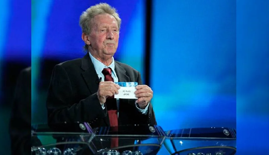 Muere Denis Law, leyenda del Manchester United y del fútbol escocés