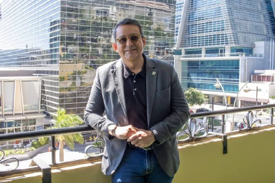 Arquitecto dominicano dice que los desafíos del crecimiento urbano requieren respuesta de orden y movilidad