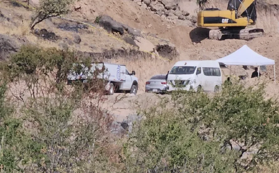 Autoridades recuperan 24 cadáveres de fosa clandestina en México