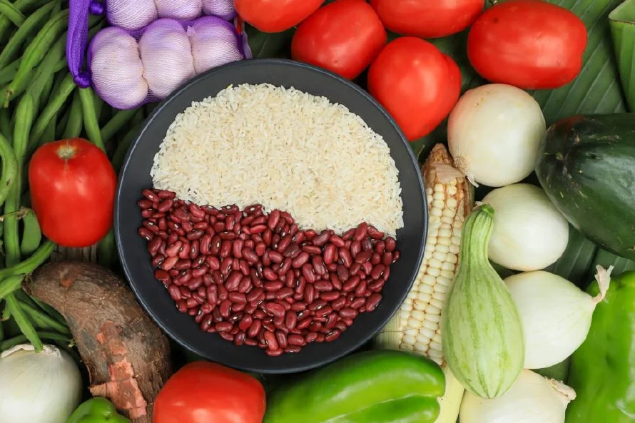 El Salvador fue el único en Centroamérica con caída de precios alimentos al cierre de 2024