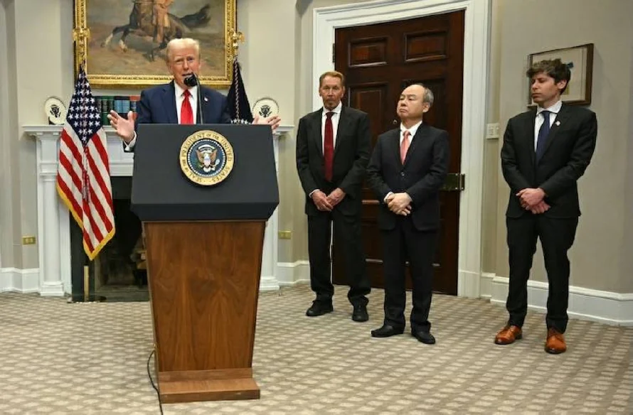 Trump anuncia megaproyecto de IA con inversiones de "al menos $500 mil 000 millones" en EEUU