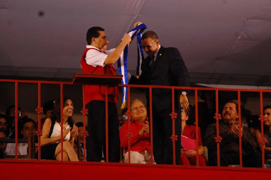 FMLN lamenta muerte de Funes y recuerda obras sociales de su gestión