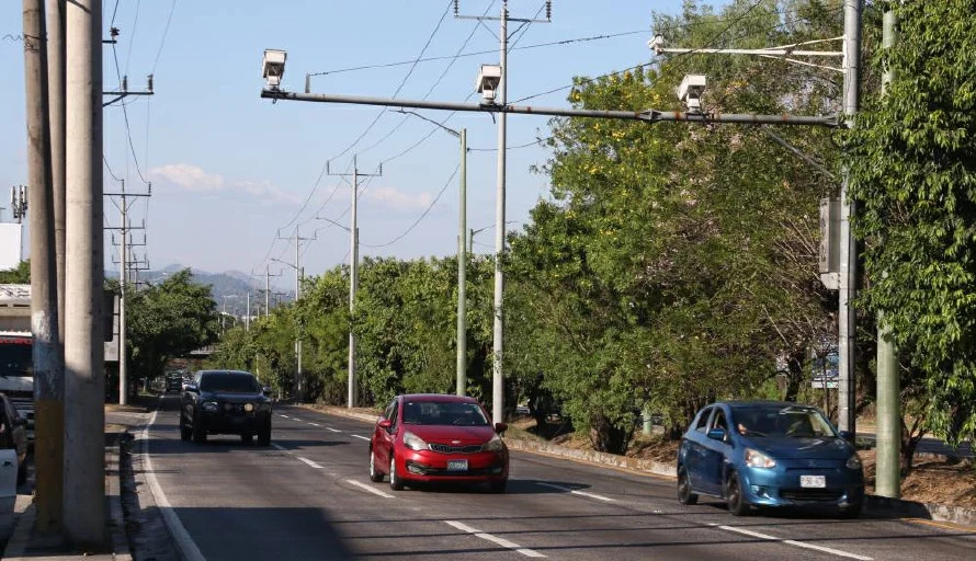 Inician las fotomultas en la autopista a Comalapa