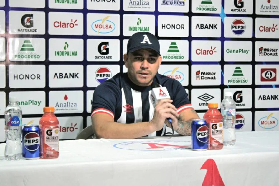 Rodolfo "Fito" Zelaya oficializa su salida de Alianza