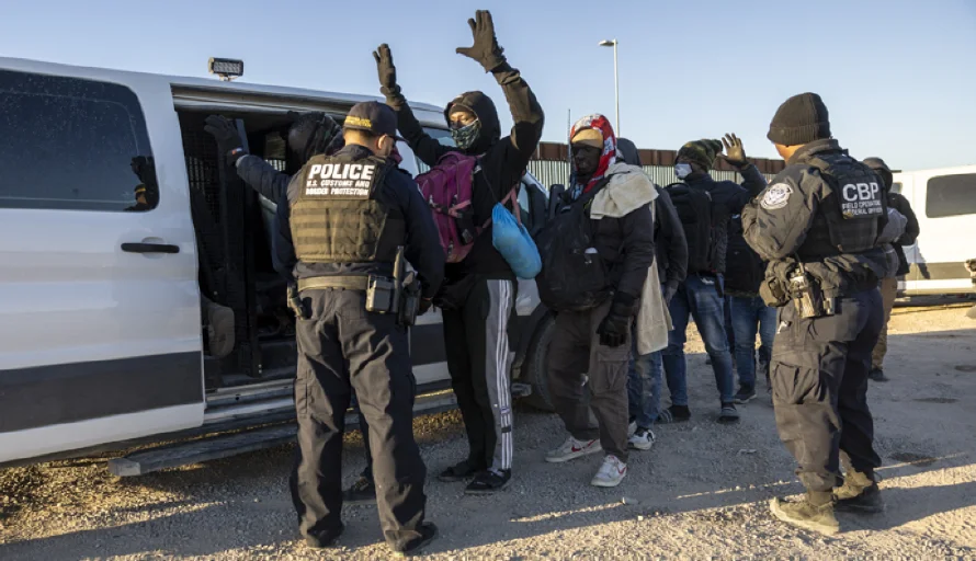 Trump lanza campaña de deportación masiva de migrantes irregulares en EEUU