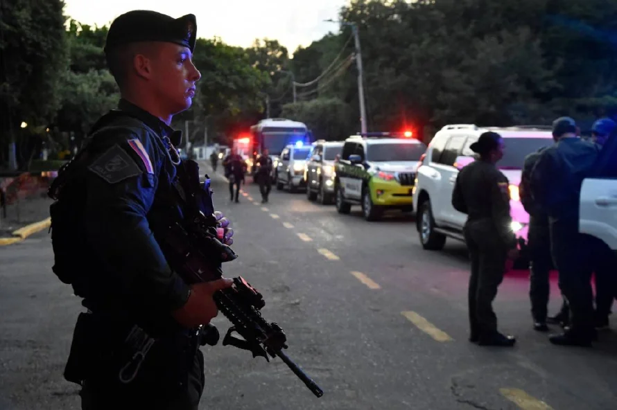 Colombia inició ofensiva militar contra guerrilleros en frontera con Venezuela
