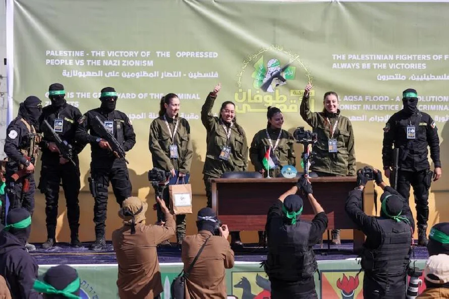 Hamás libera a cuatro mujeres militares israelíes que mantuvo como rehenes en Gaza