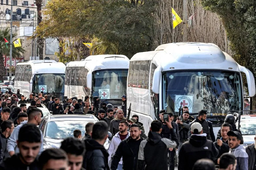 Setenta detenidos palestinos liberados por Israel llegan a Egipto