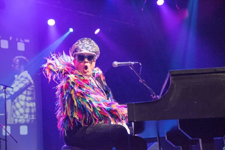 Elton John y Paul McCartney piden al gobierno británico que proteja a los artistas de la IA