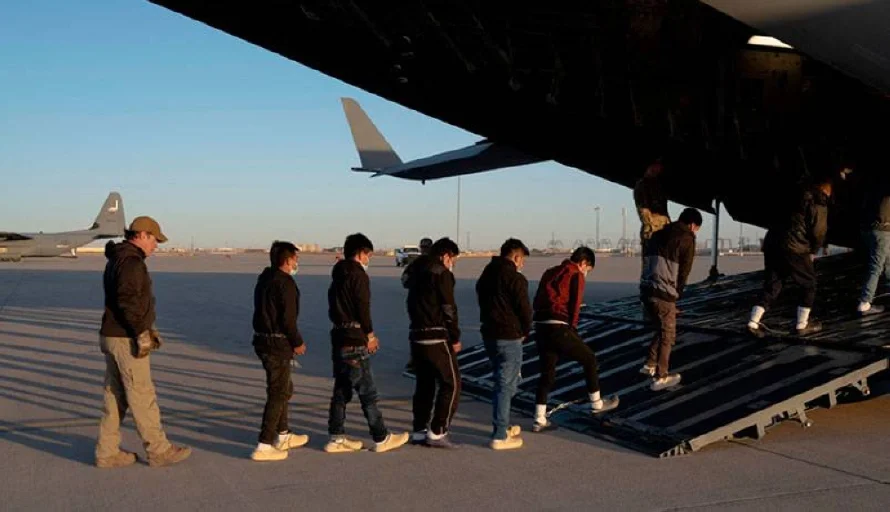 Colombia anuncia despegue de avión que llevará migrantes deportados desde EEUU