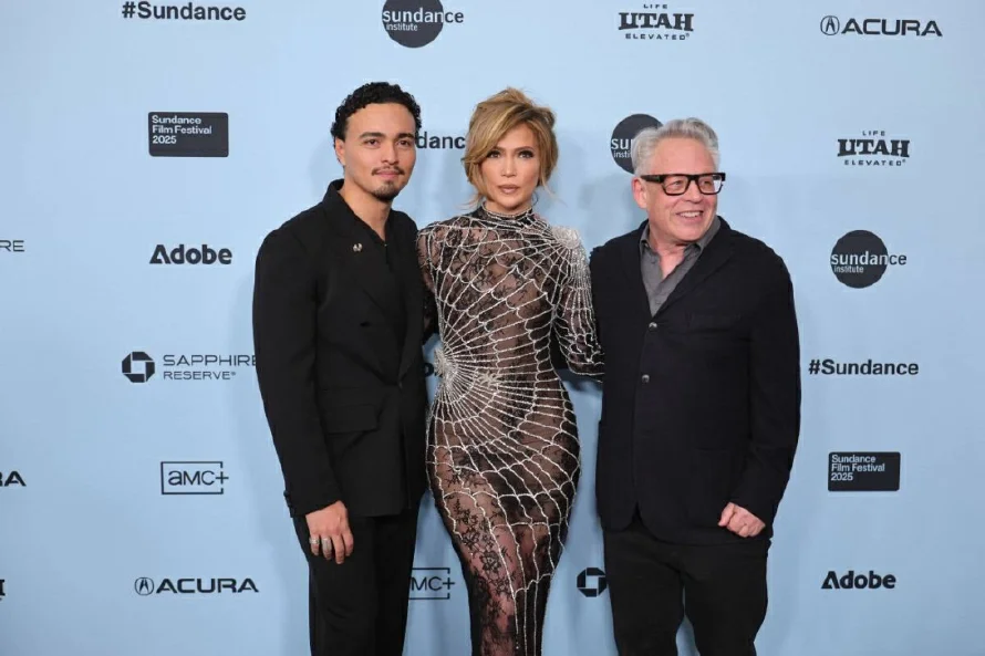 J.Lo estrena nueva versión del relato LGBT "El beso de la mujer araña"
