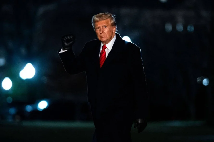 Trump defiende que los migrantes deportados estén esposados porque "son asesinos, miembros de pandillas"