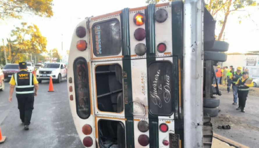 Suspenden servicio de línea de ruta 209 tras accidente de bus en Santa Ana