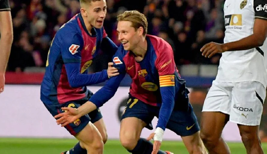 Hansi Flick recupera la mejor versión de Frenkie De Jong a tiempo