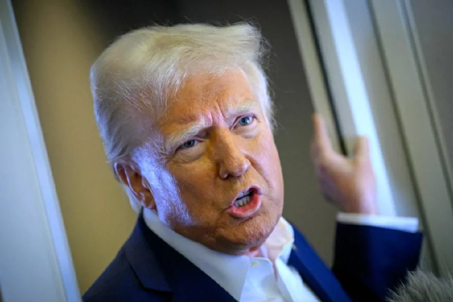 Trump firma decreto para restringir los procedimientos de transición de género en menores