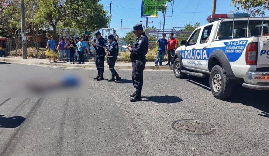 Pasajero muere tras caer de microbús en movimiento en residencial Altavista