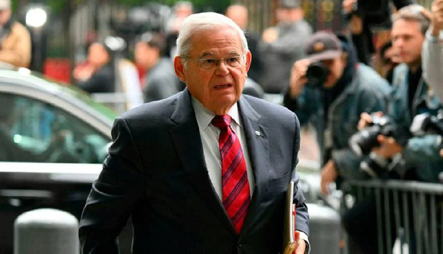 Condenan a 11 años de prisión por corrupción a exsenador demócrata Bob Menendez