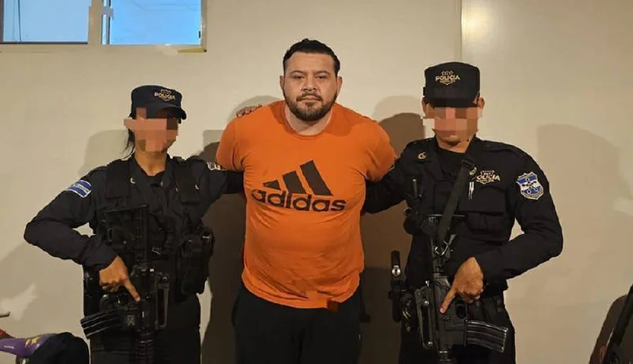 Excomisionado Christian Flores solicitó dádivas por $227 mil, según Fiscalía