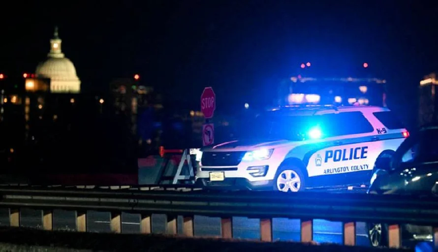 Avión de pasajeros y helicóptero militar chocan en Washington