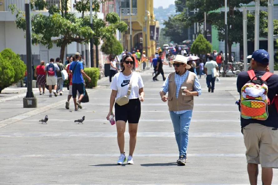Anuncian un jueves con temperaturas muy cálidas