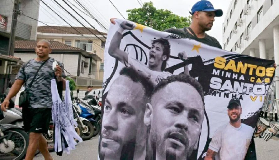 Santos se rinde ante el regreso de Neymar, su "príncipe"